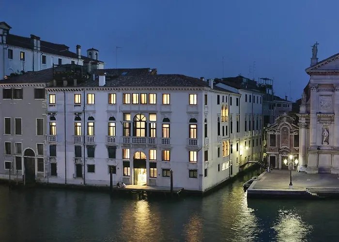 Hotell Palazzo Giovanelli E Gran Canal 4*