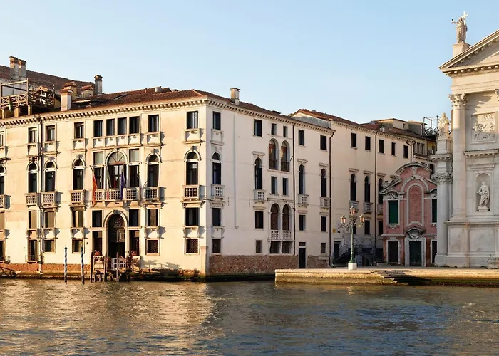 מלון Palazzo Giovanelli E Gran Canal 4*