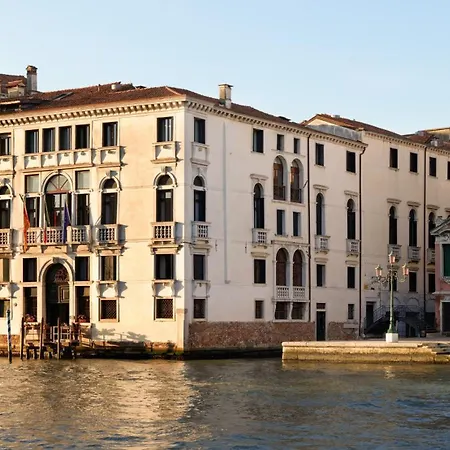 Palazzo Giovanelli E Gran Canal Отель 4*